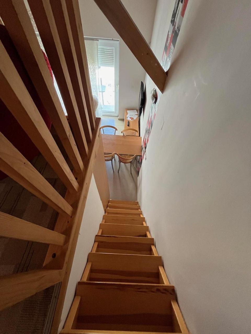 City Apartman Haz Балатонлеле Екстериор снимка