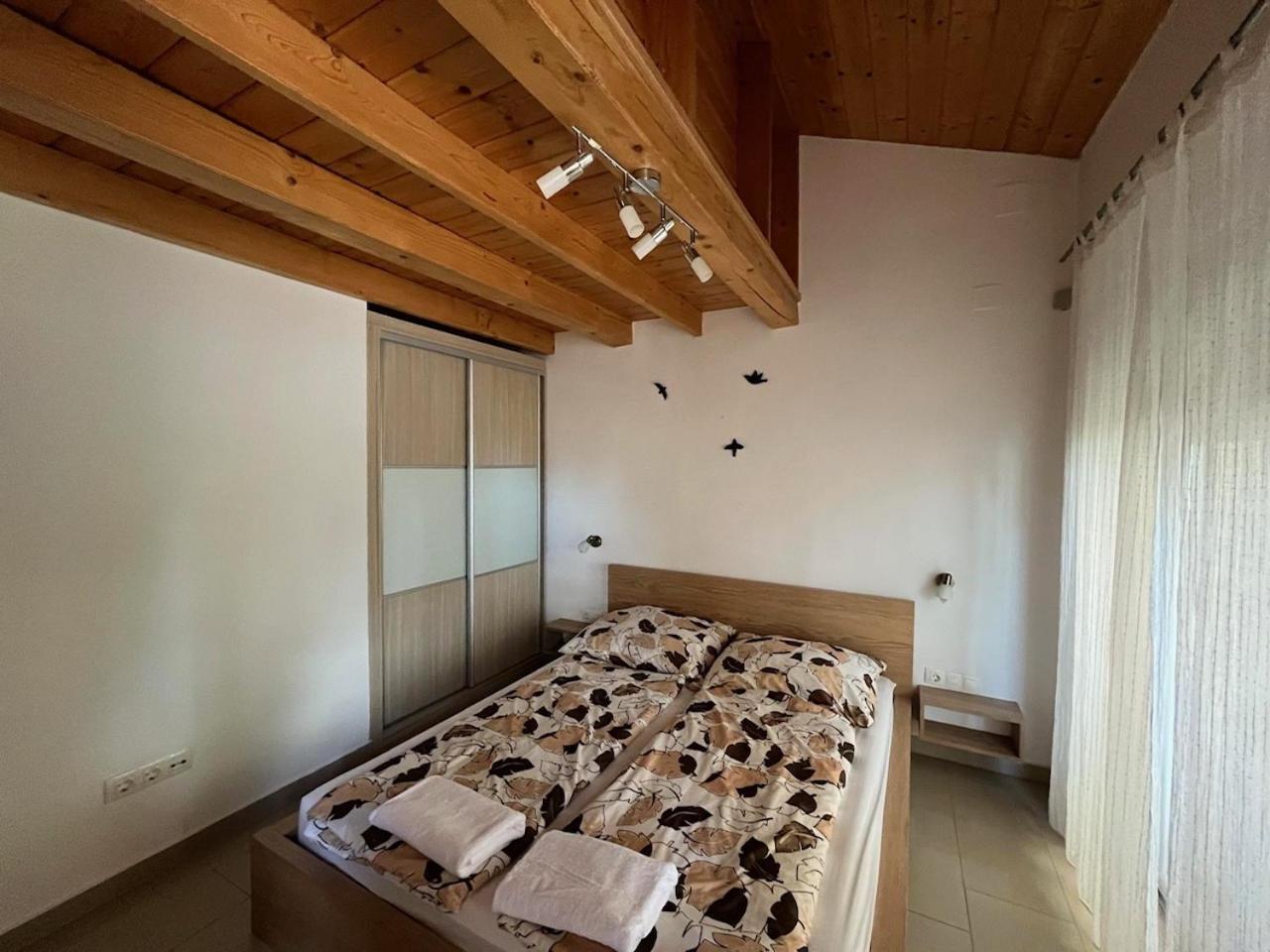 City Apartman Haz Балатонлеле Екстериор снимка
