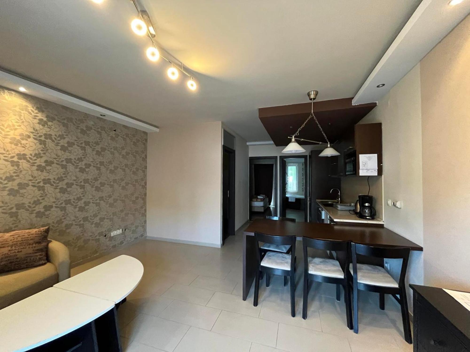 City Apartman Haz Балатонлеле Екстериор снимка
